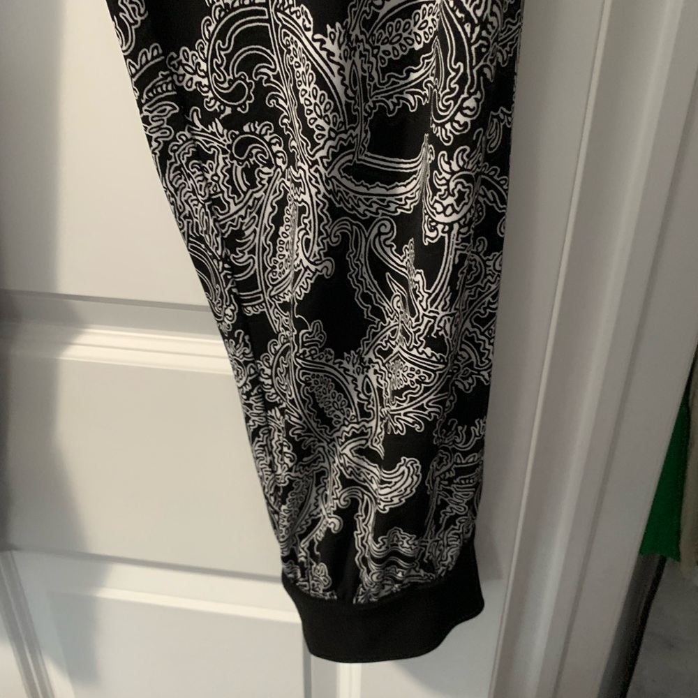 (16) Joseph Ribkoff pants/joggers - Picture 6 of 11